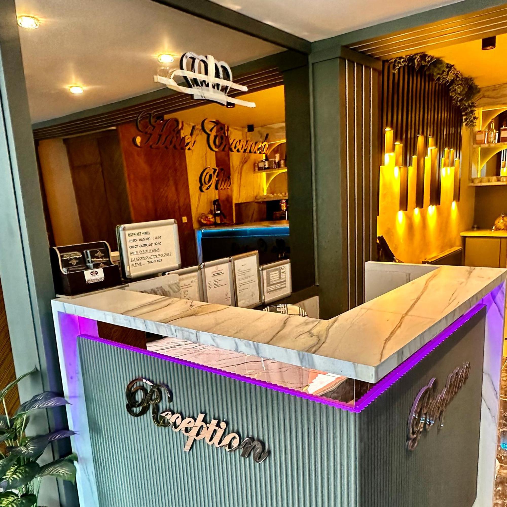 Otel Crowned