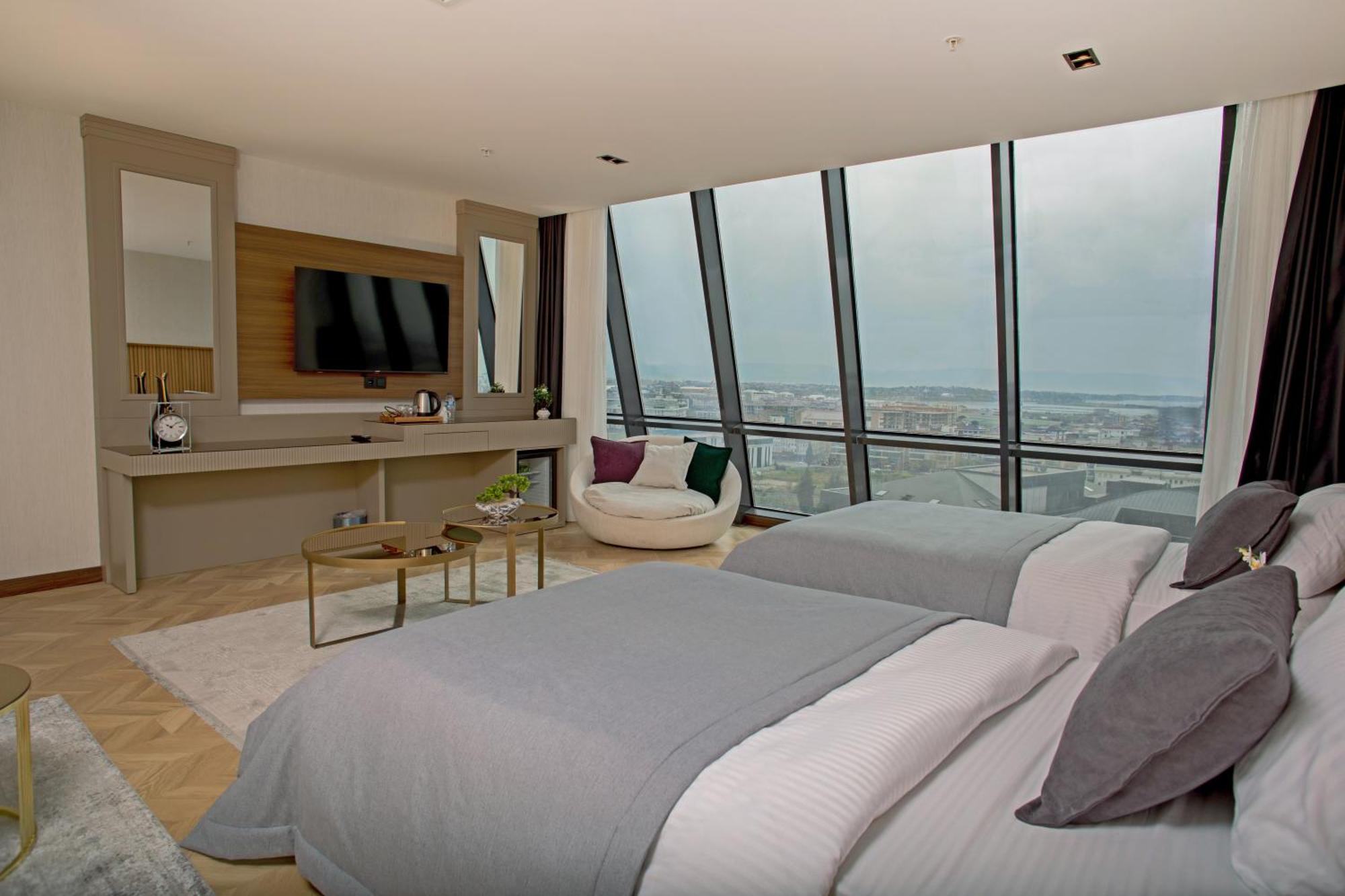 Moncher Hotel 4*