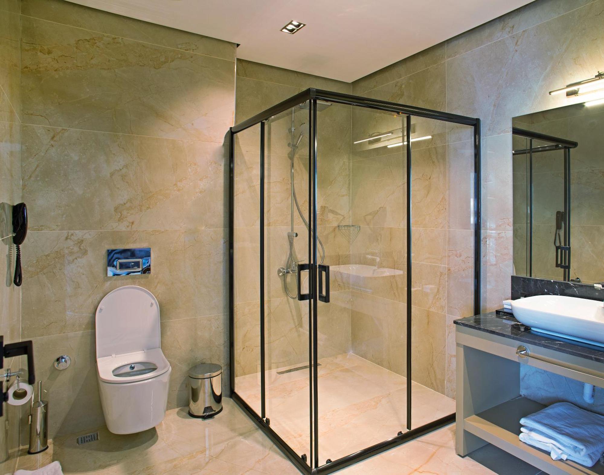 Moncher Hotel 4*