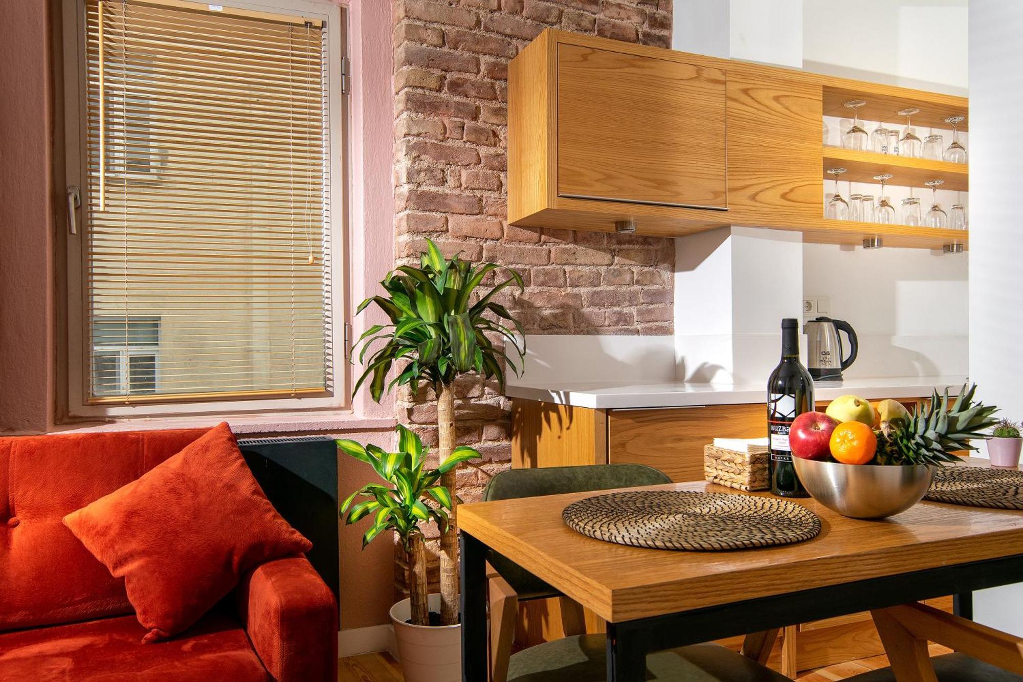 Kumbaraci & Suites Guest house