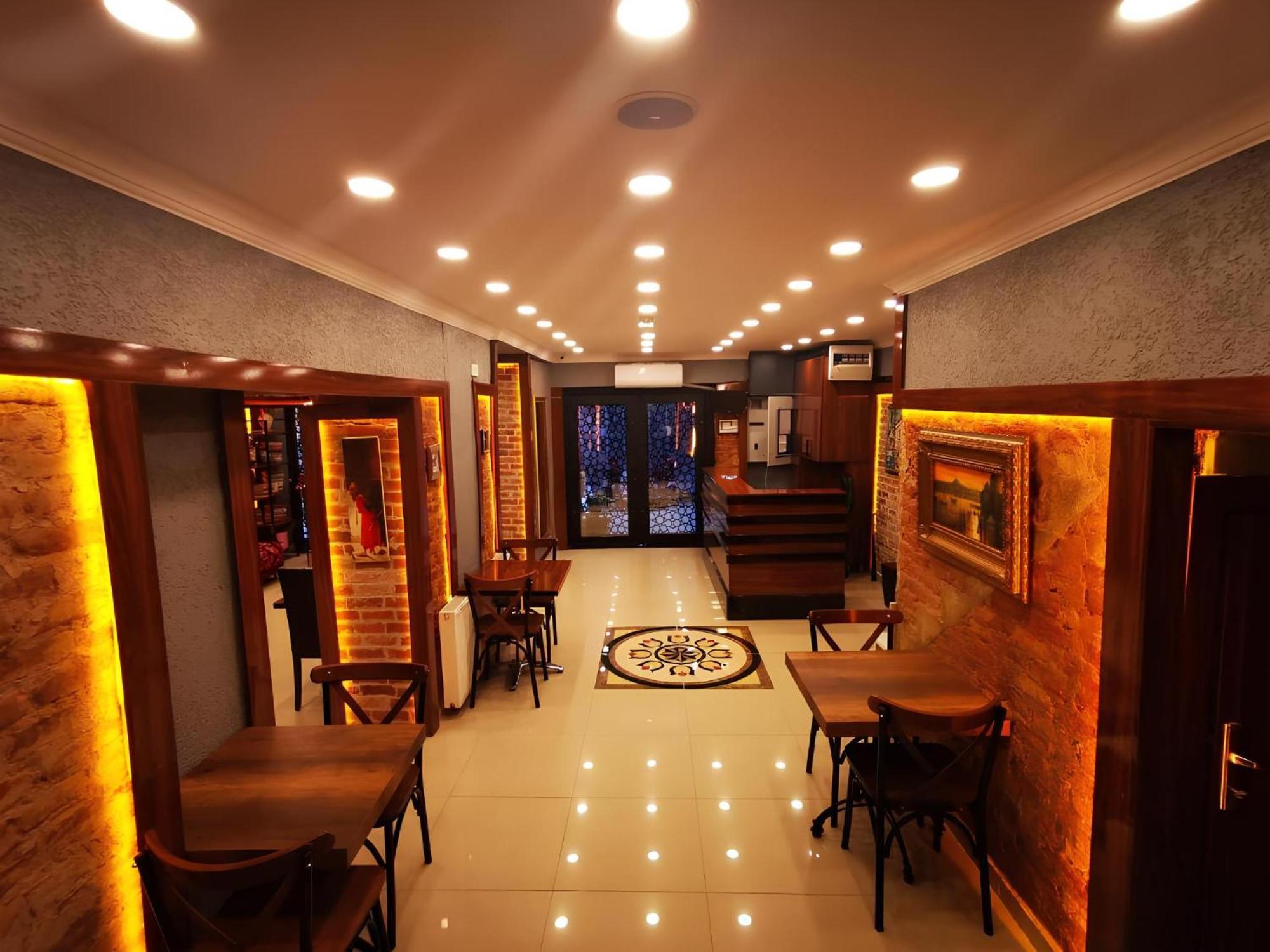 Grey House - Historical Peninsula Hotel 3*