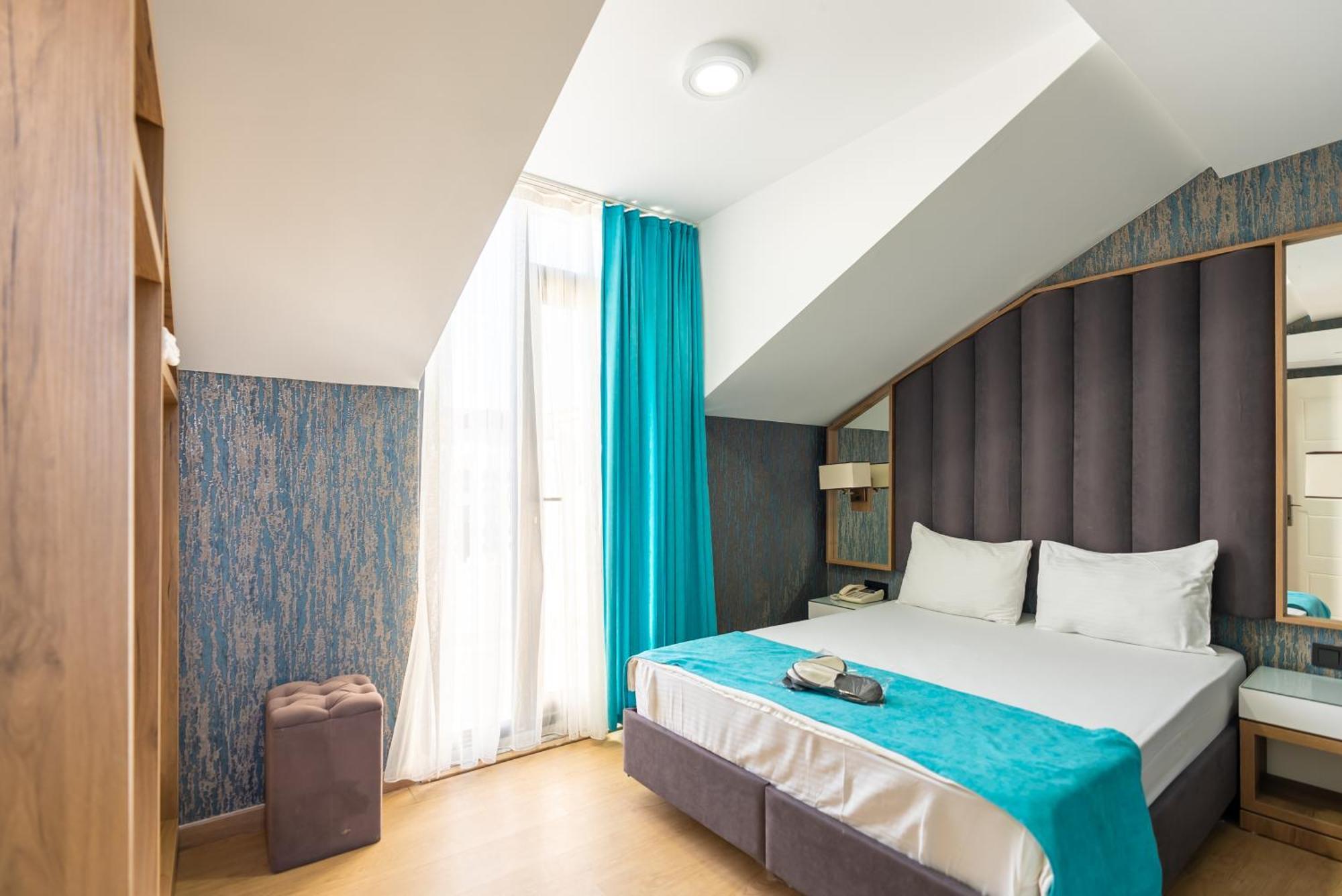 Black Palace Hotel