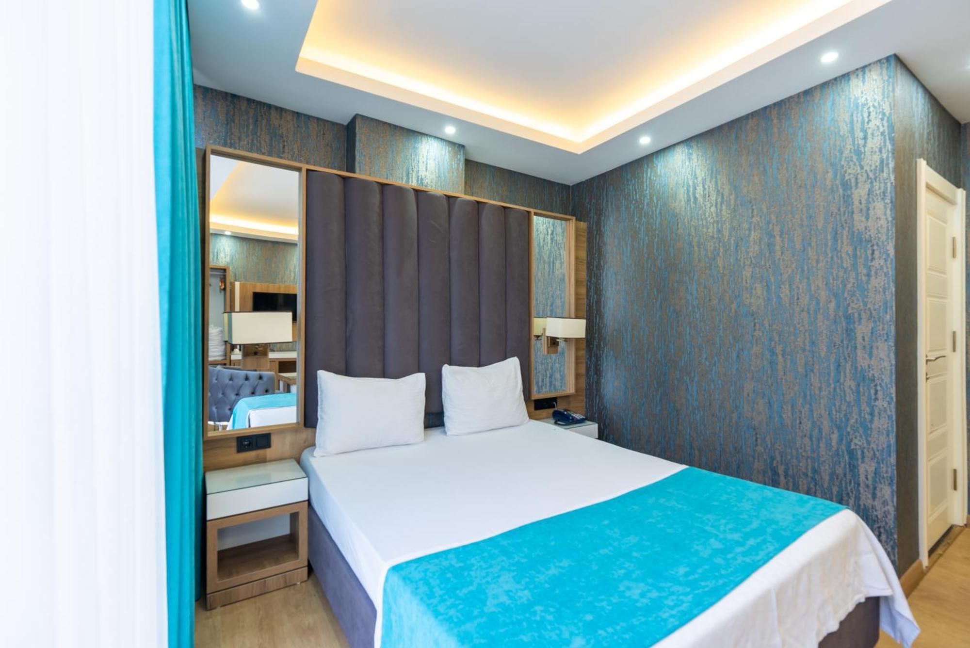 Hotel Black Palace *