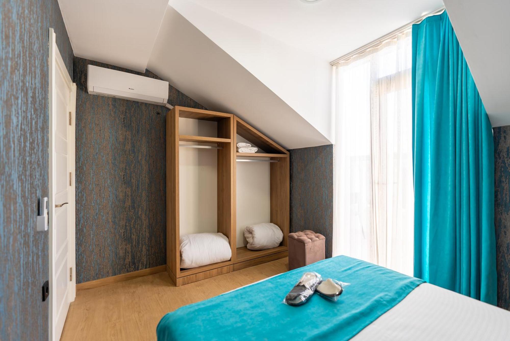 Hotel Black Palace
