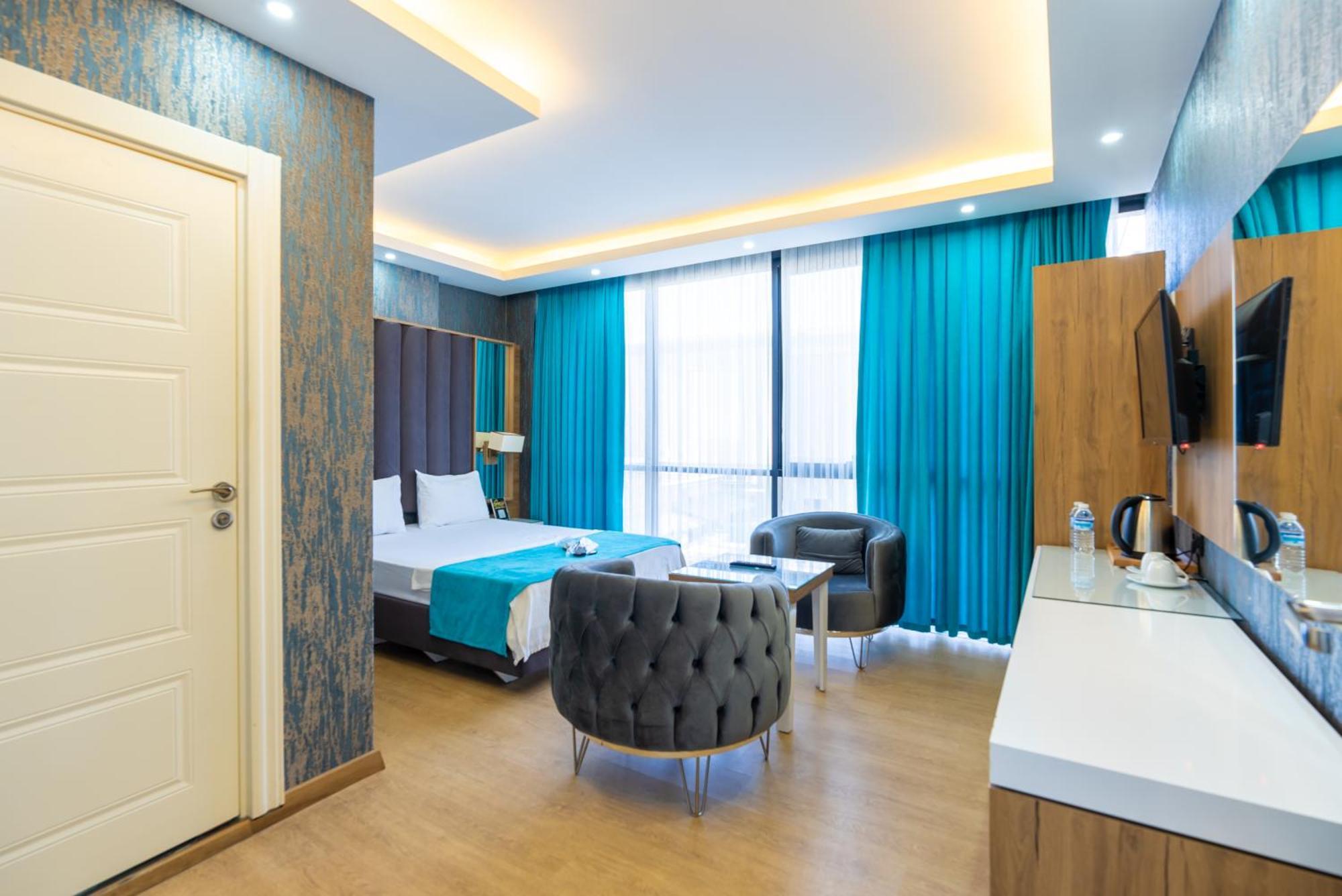Hotel Black Palace