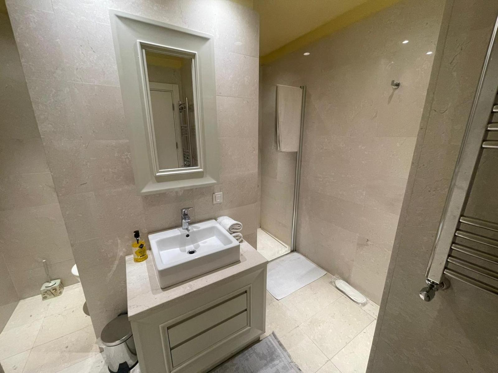Gyoo Konforunda Yuksek Kat Apartment Istanbul