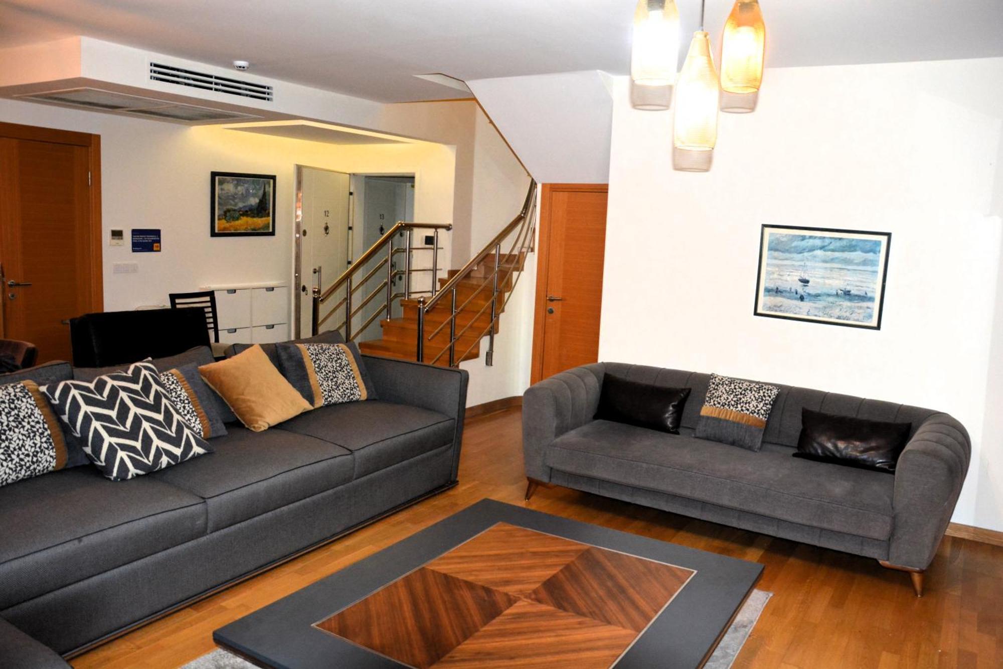 Taksim Perfect Residence, 3 Bedrooms, 140 M2, Pool Gym Sauna Access Istanbul