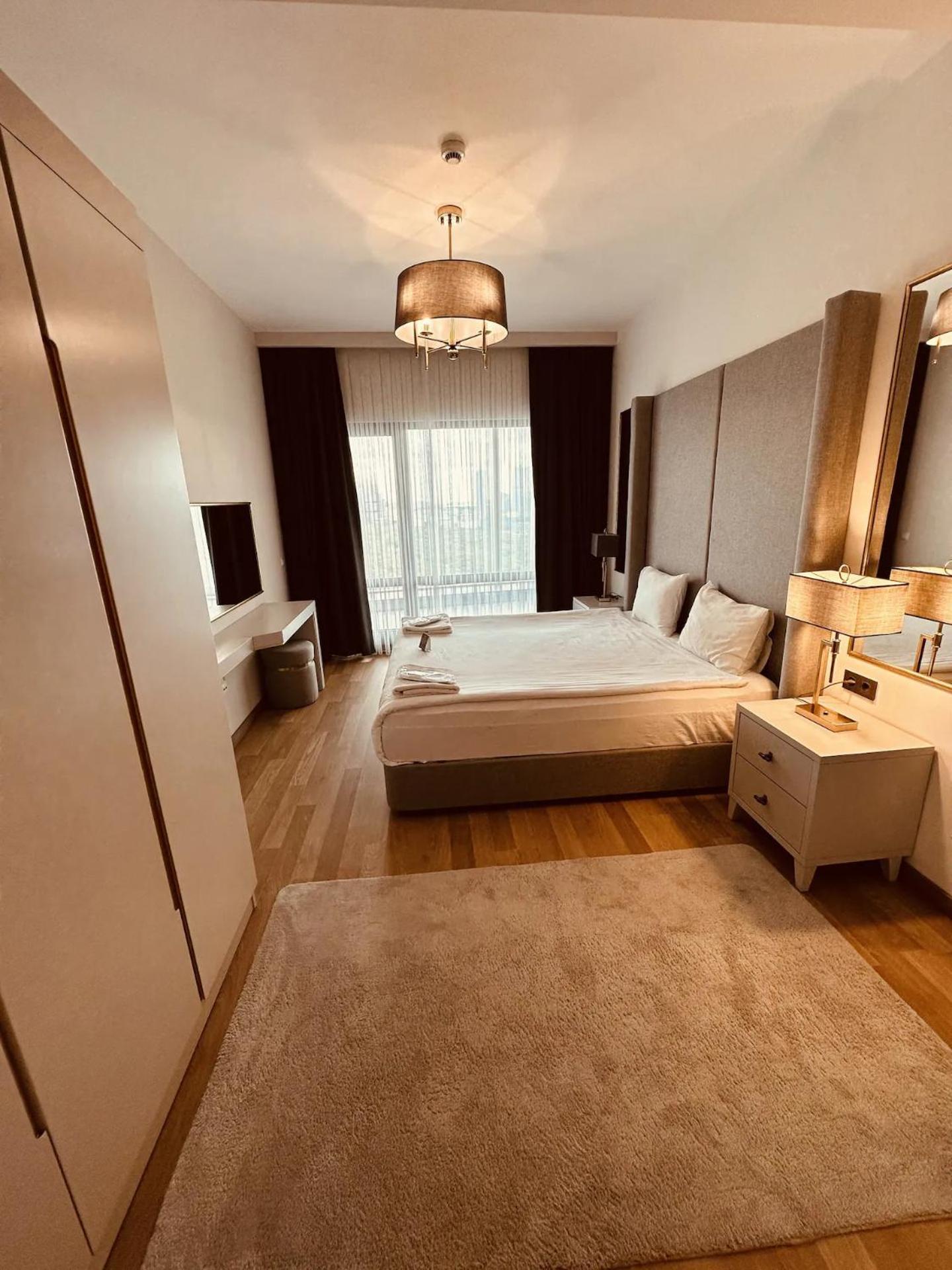 Luxurious In Apartment *