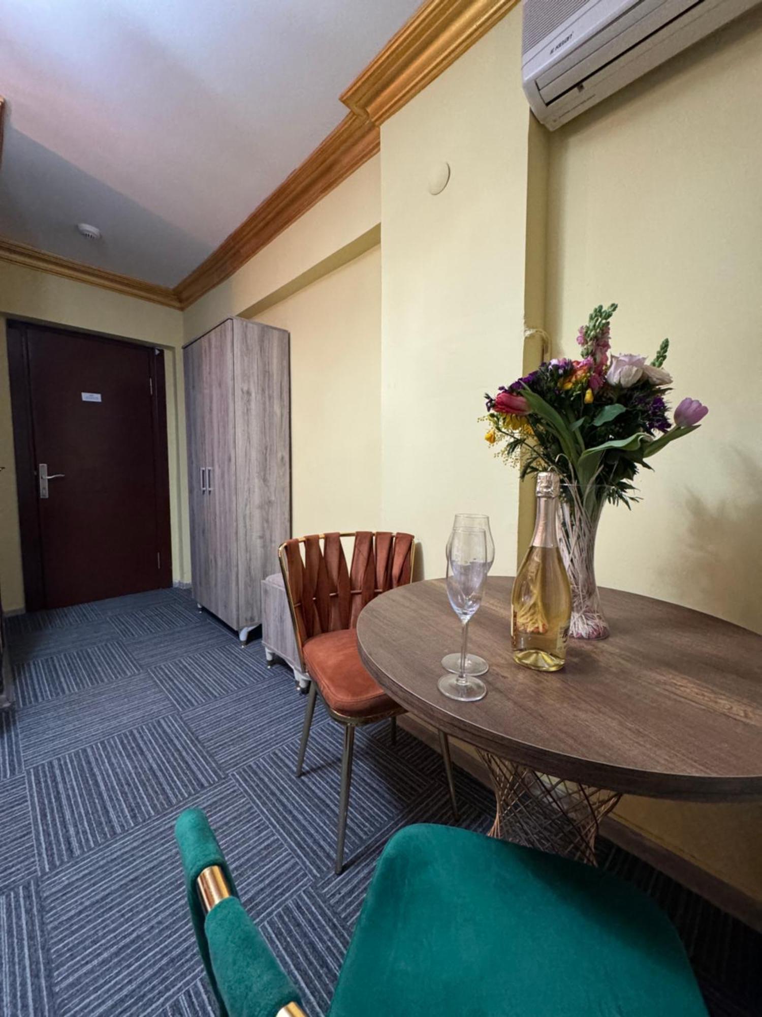 Hotel Royal Old City 3*