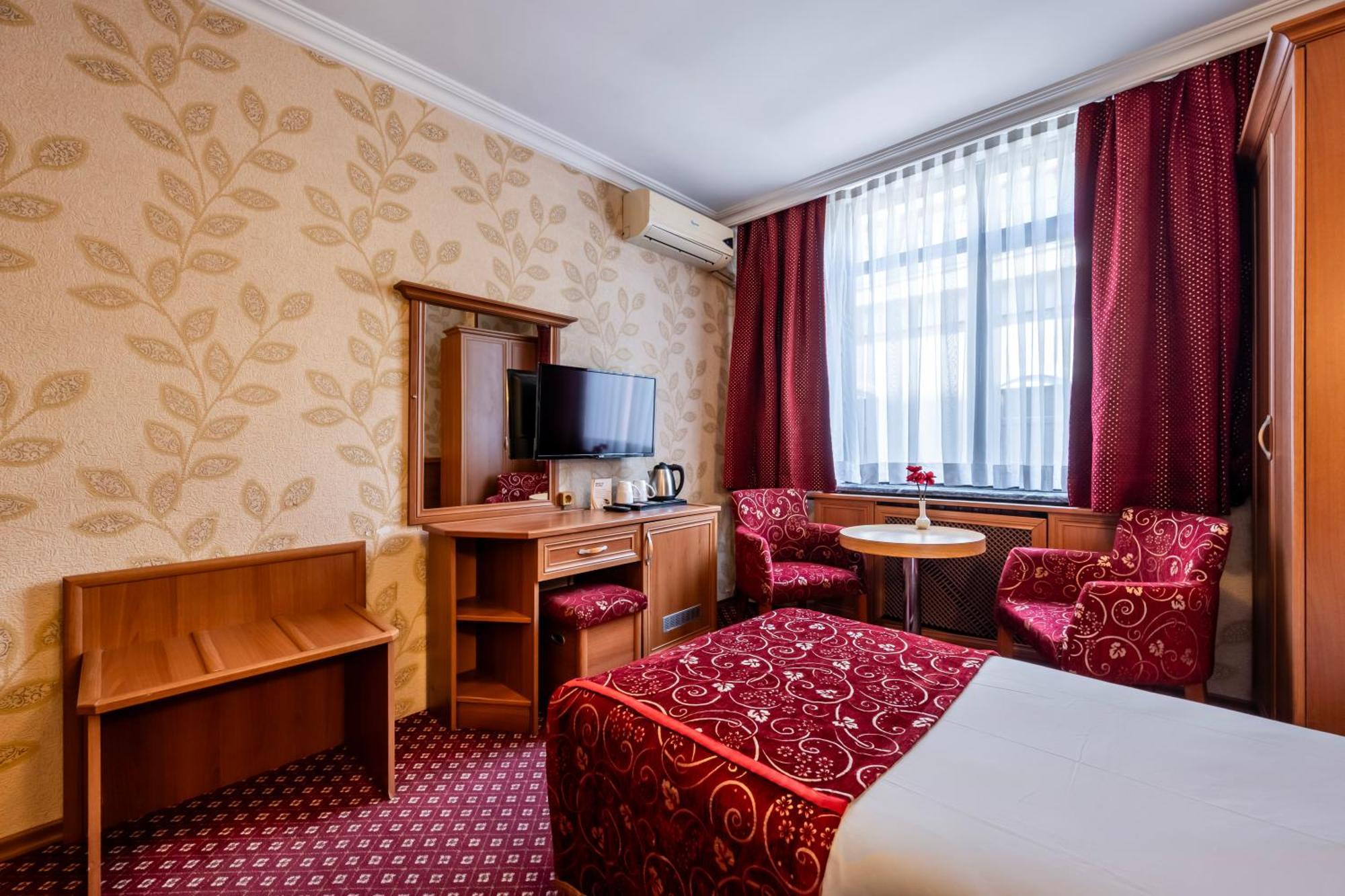 Hotel Bristol