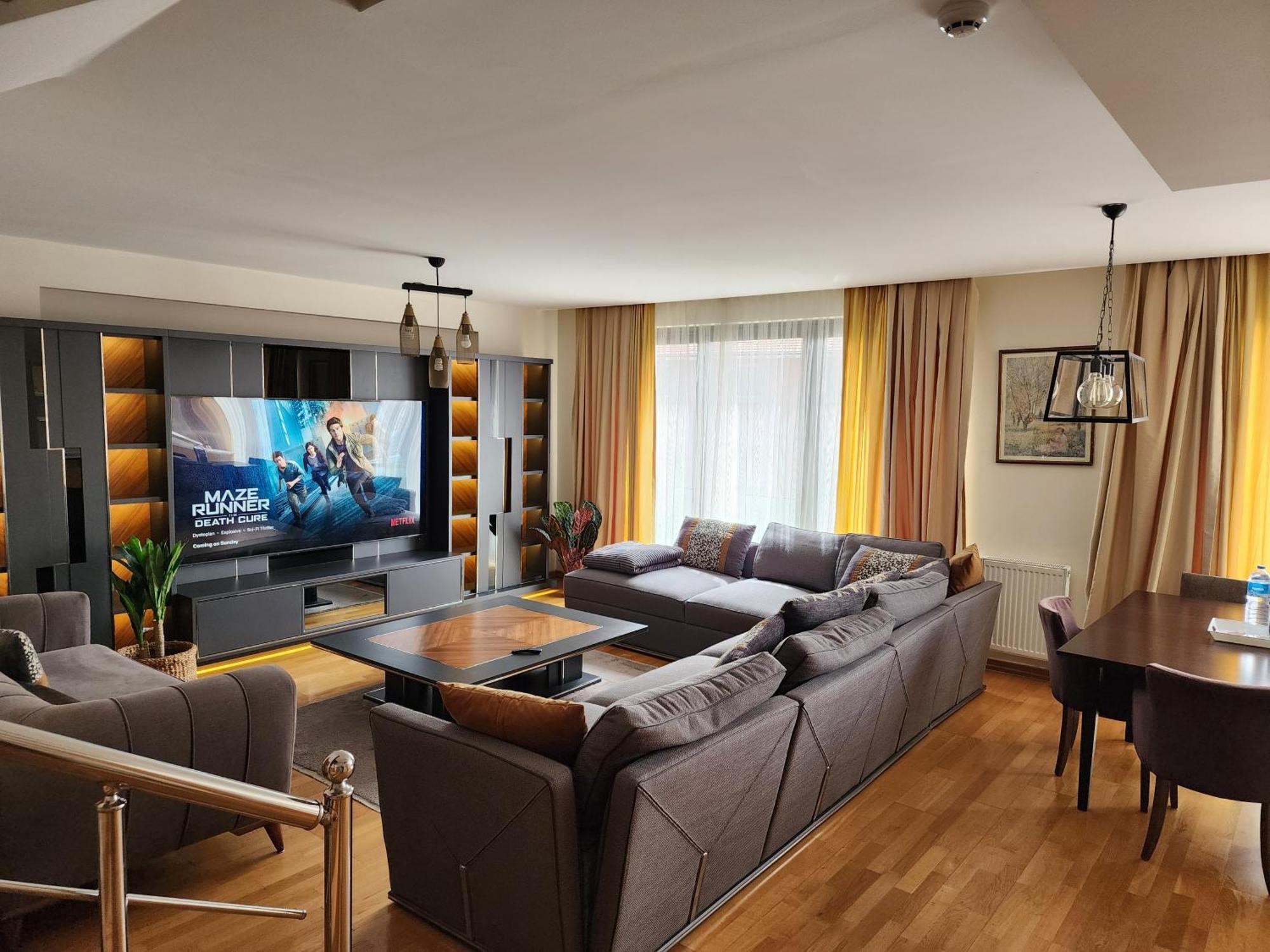 Taksim Perfect Residence, 3 Bedrooms, 140 M2, Pool Gym Sauna Access Apartment Istanbul