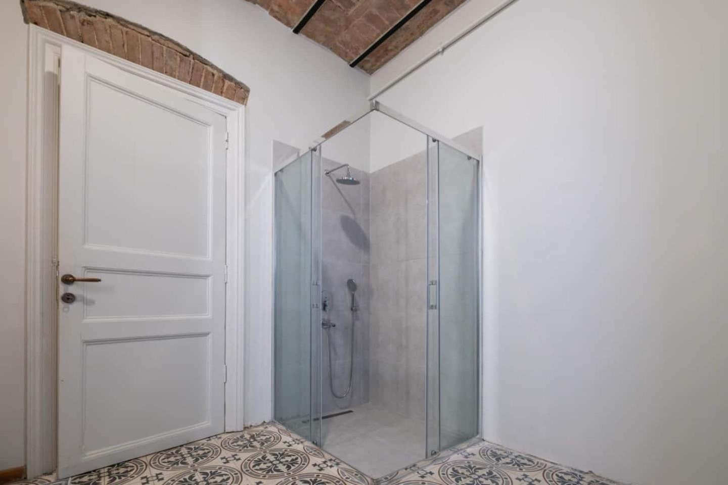 Spacious Rustic 2 Bedroom Few Steps From Galata Tower Apartment