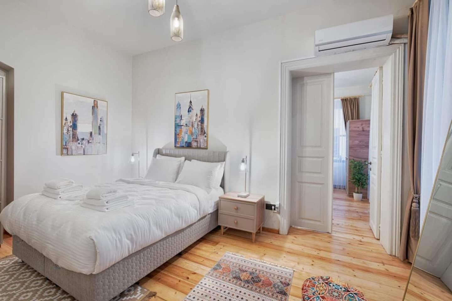 Spacious Rustic 2 Bedroom Few Steps From Galata Tower * Istanbul