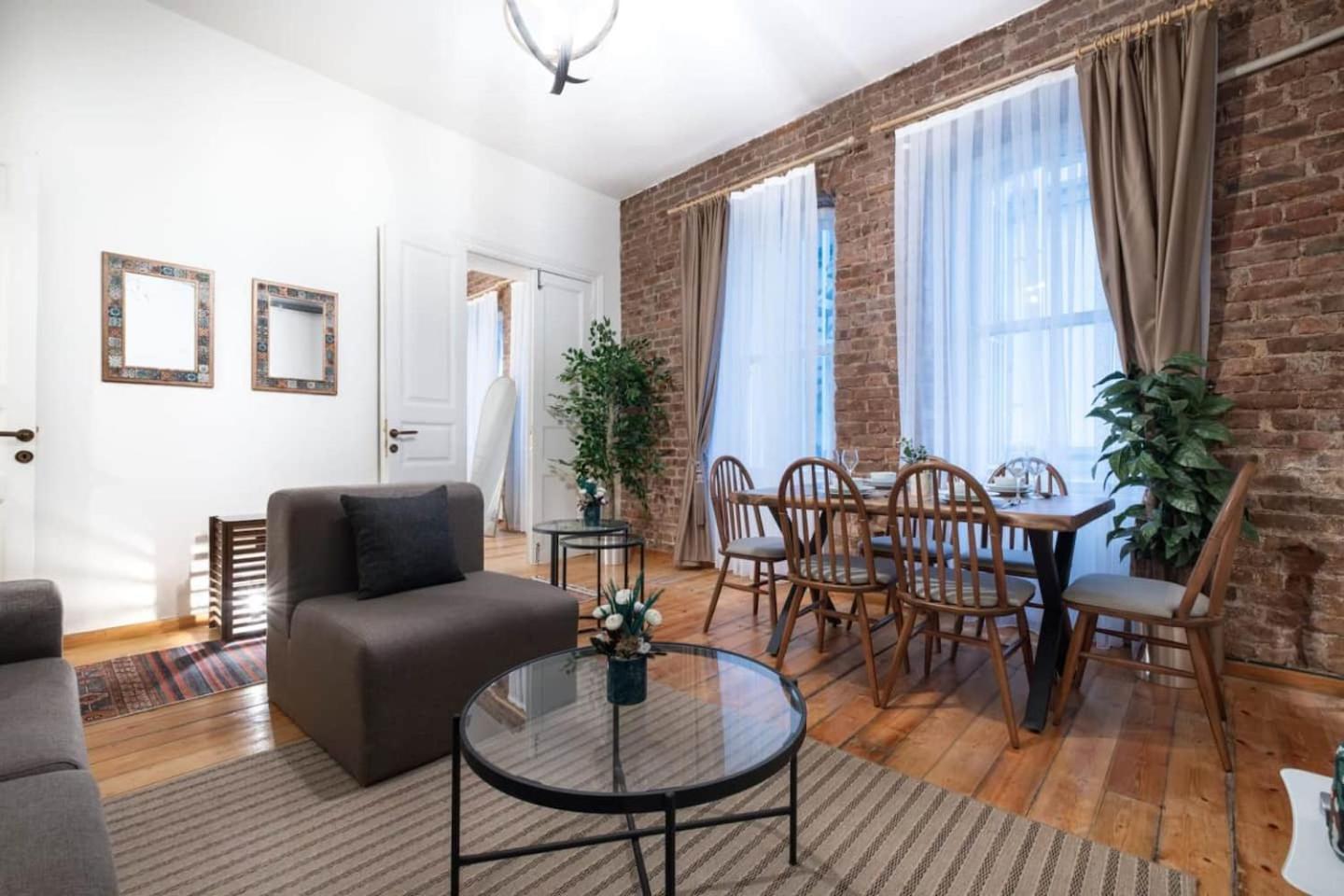 Spacious Rustic 2 Bedroom Few Steps From Galata Tower * Istanbul