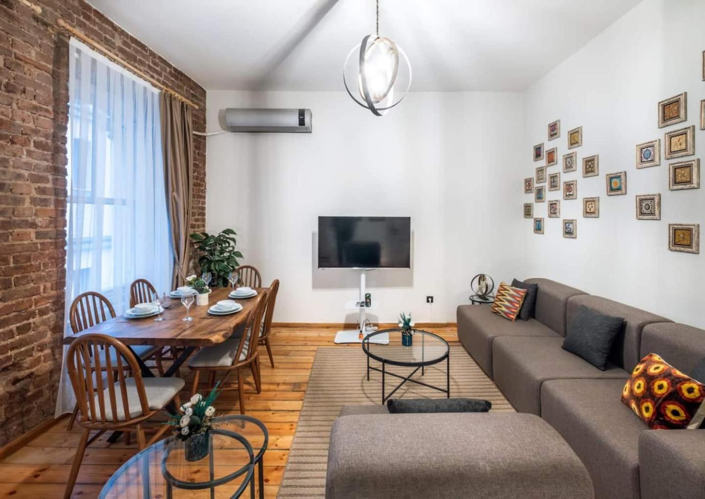 Spacious Rustic 2 Bedroom Few Steps From Galata Tower Apartment Istanbul
