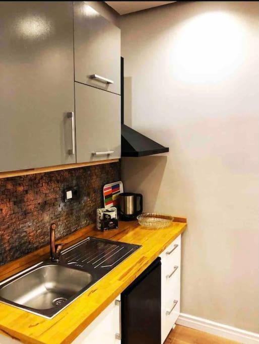 Old Center Apartment *