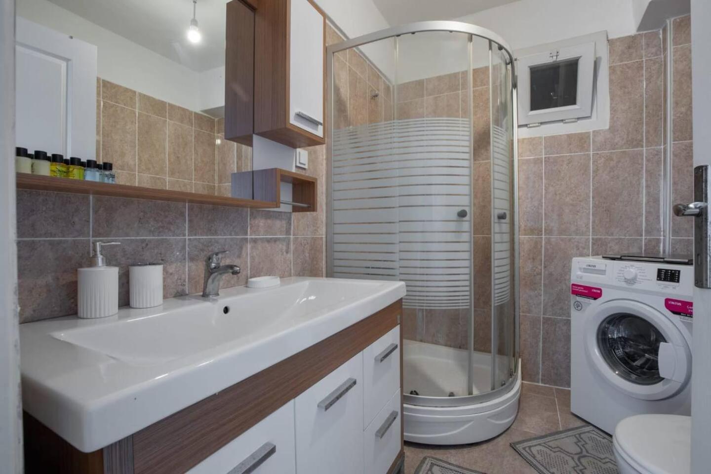 Modern 2br Apt In The Hearth Of The Apartment Istanbul