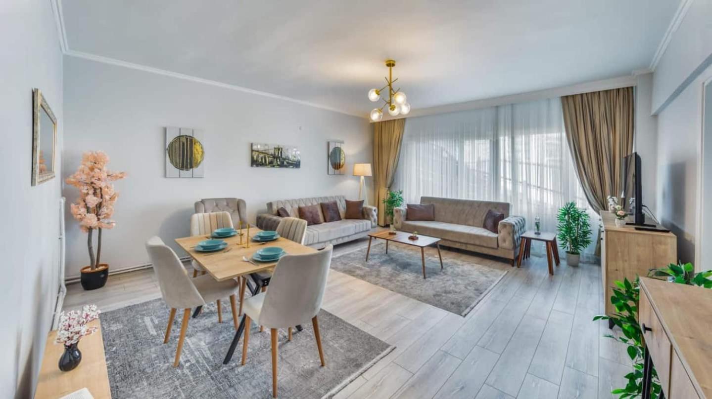 Modern 2br Apt In The Hearth Of The *