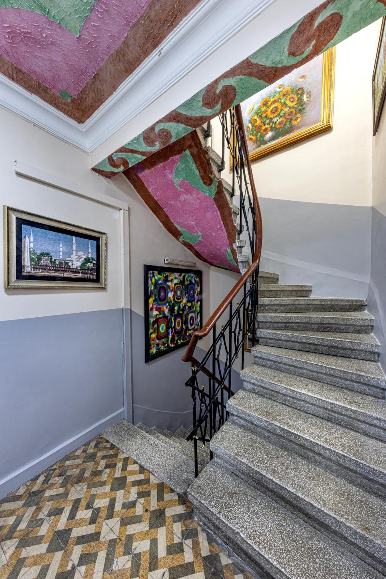 Bahaus Albergue *