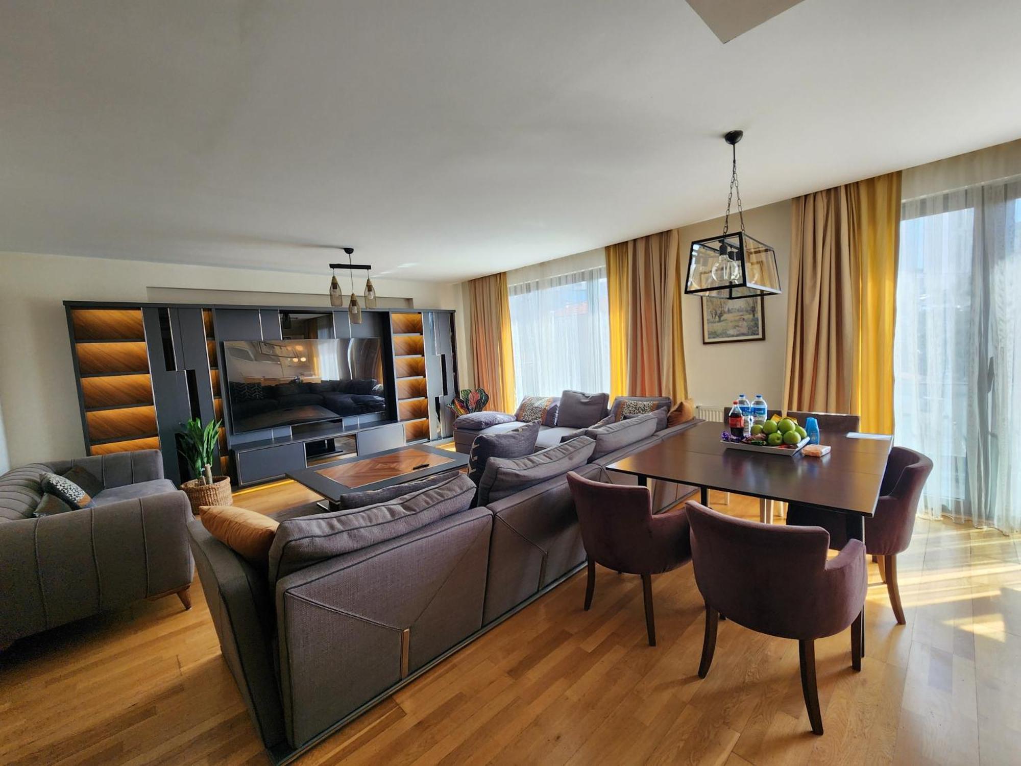 Taksim Perfect Residence, 3 Bedrooms, 140 M2, Pool Gym Sauna Access Apartment Istanbul