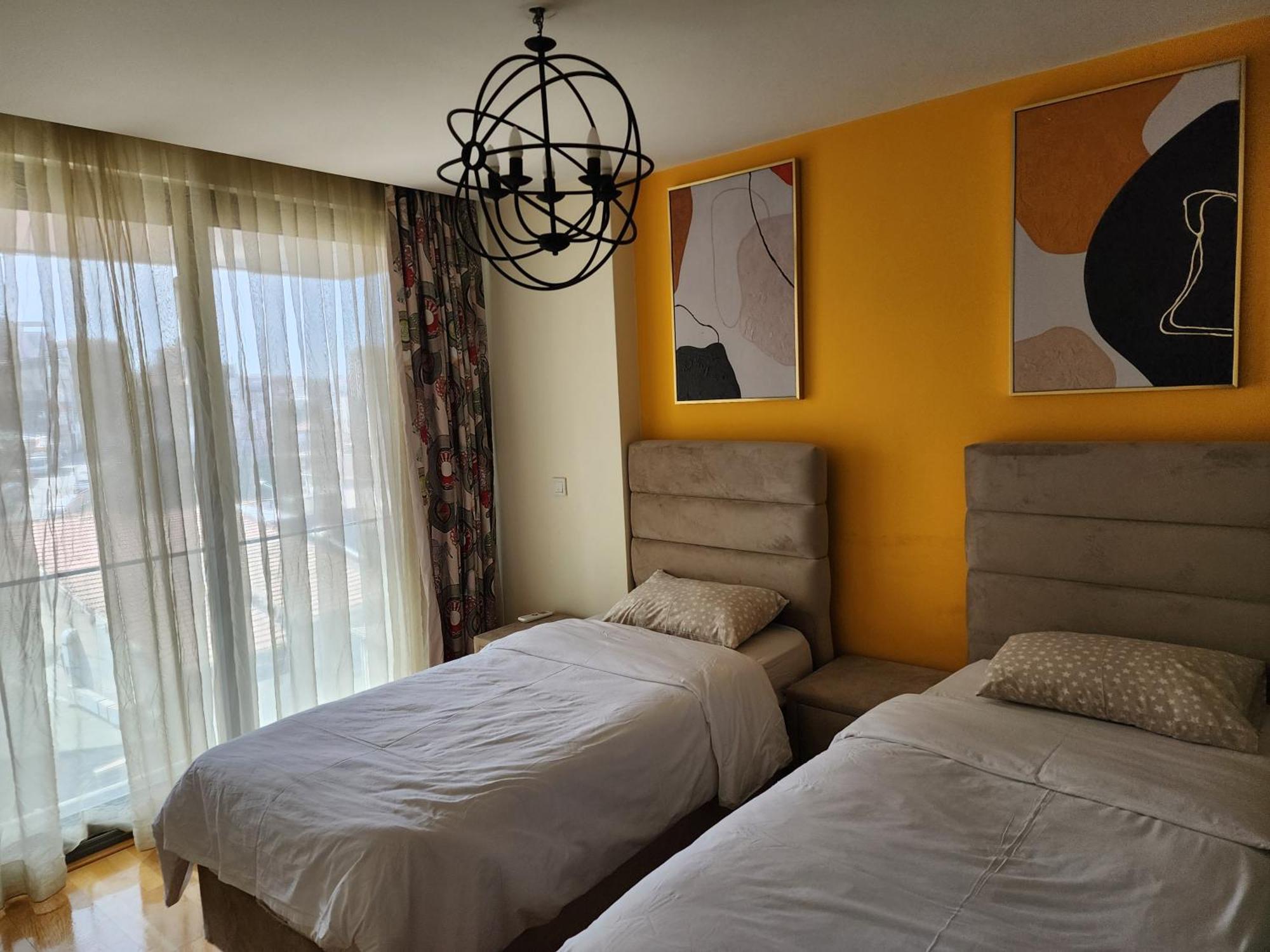 Taksim Perfect Residence, 3 Bedrooms, 140 M2, Pool Gym Sauna Access Apartment Istanbul