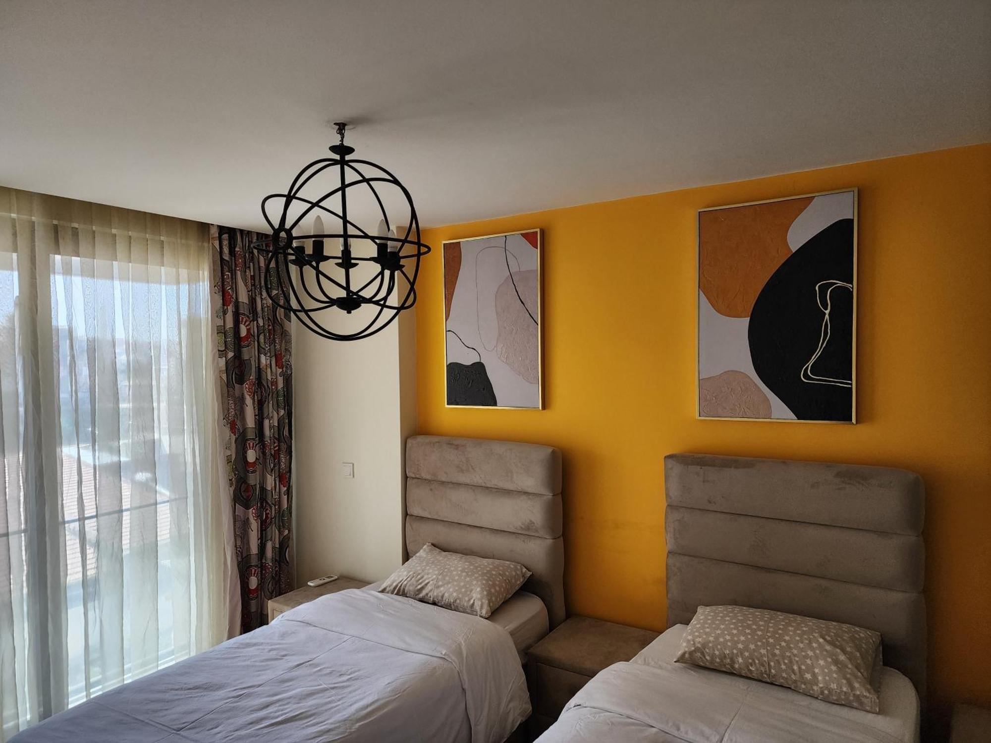 Taksim Perfect Residence, 3 Bedrooms, 140 M2, Pool Gym Sauna Access Apartment Istanbul