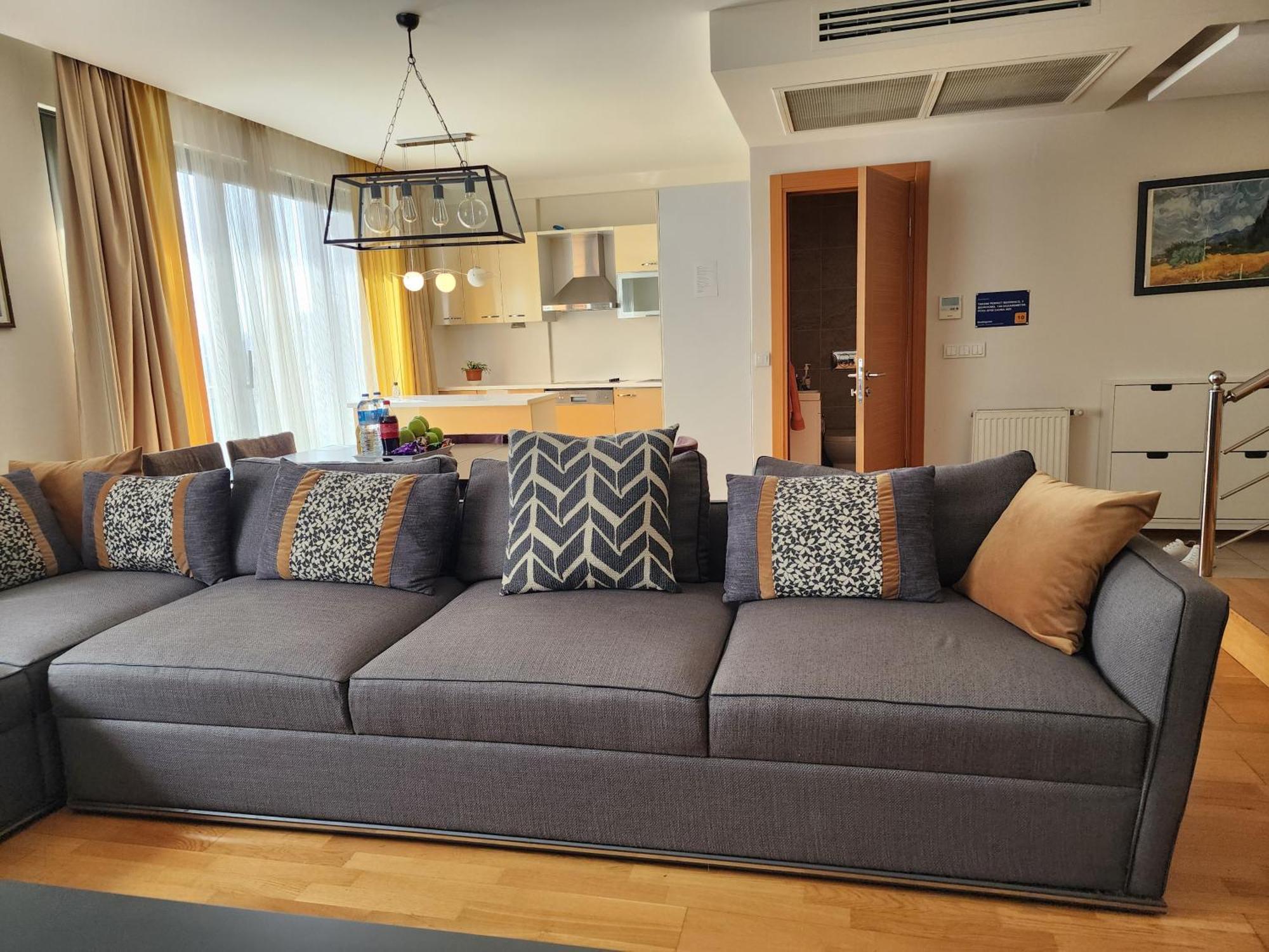 Taksim Perfect Residence, 3 Bedrooms, 140 M2, Pool Gym Sauna Access * Istanbul