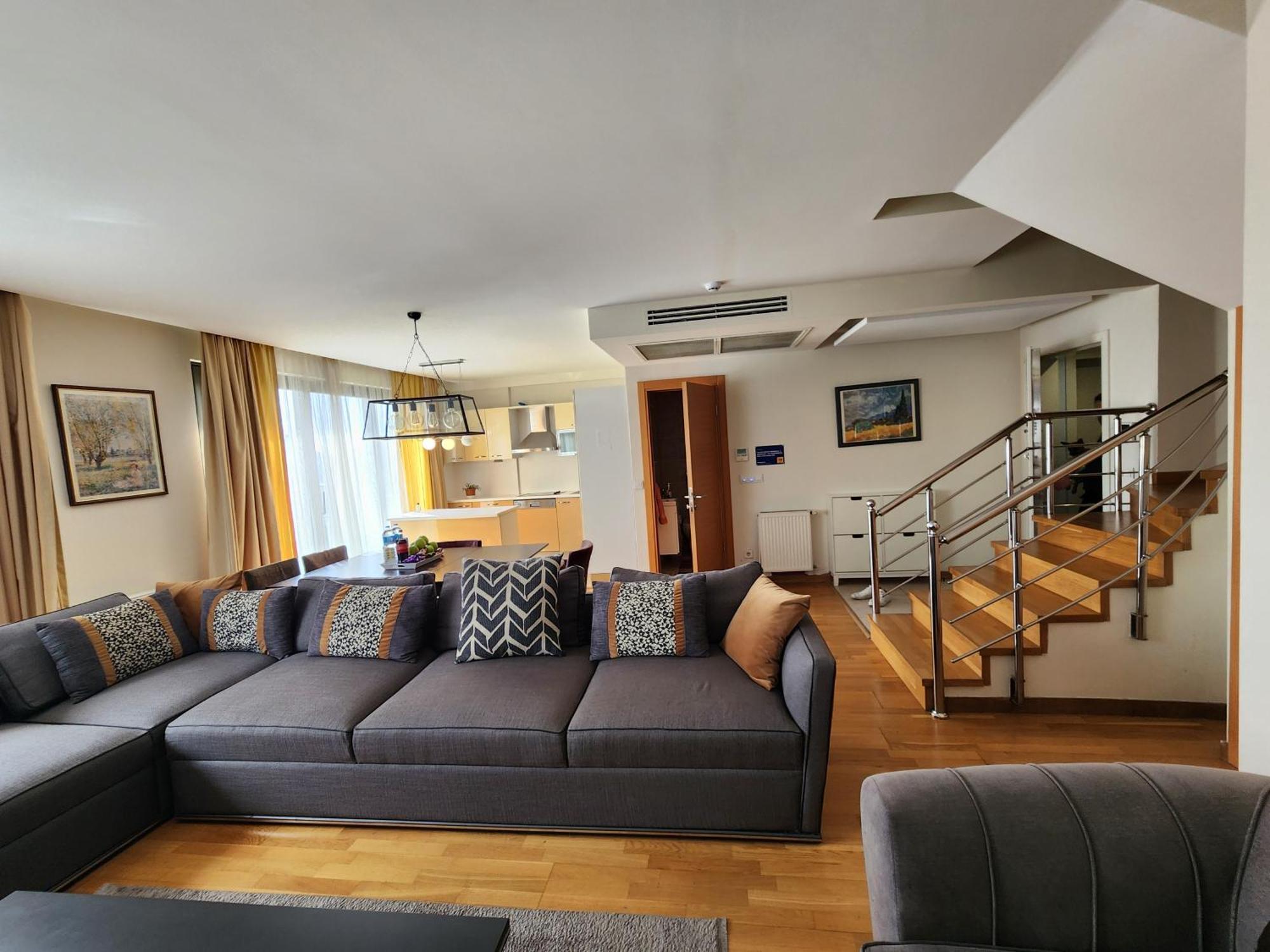 Taksim Perfect Residence, 3 Bedrooms, 140 M2, Pool Gym Sauna Access Istanbul