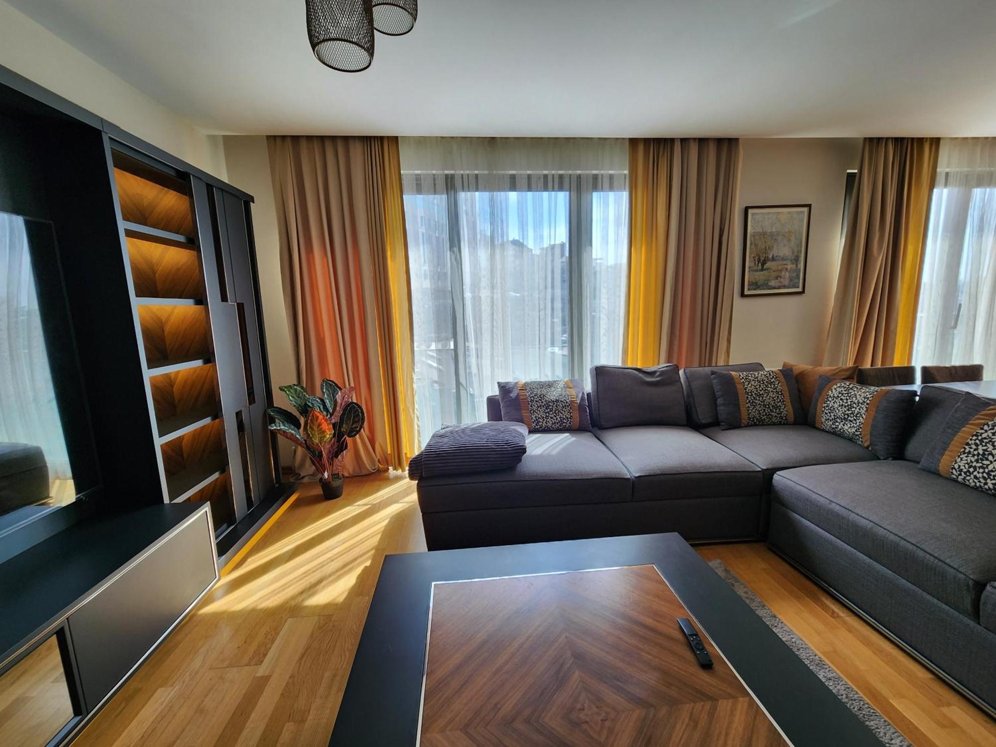 Taksim Perfect Residence, 3 Bedrooms, 140 M2, Pool Gym Sauna Access Apartment