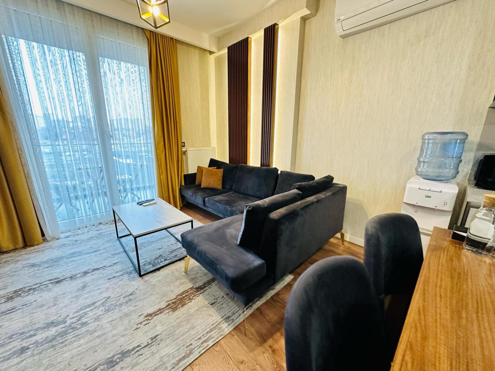 Apartment Lux Next To Outlet In High Floor 26 *
