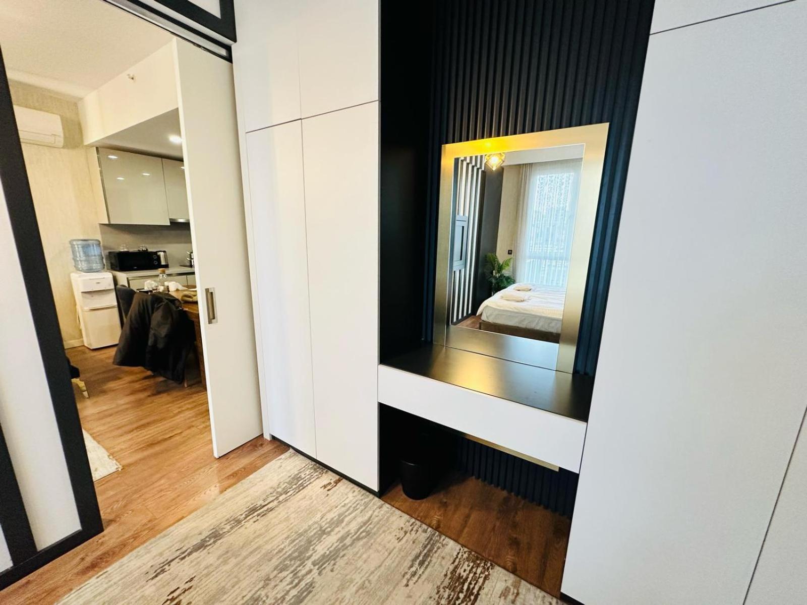 Apartment Lux Next To Outlet In High Floor 26