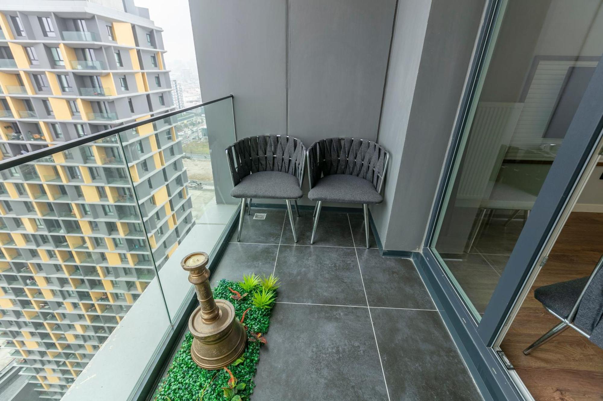 Apartment Lux Next To Outlet In High Floor 26