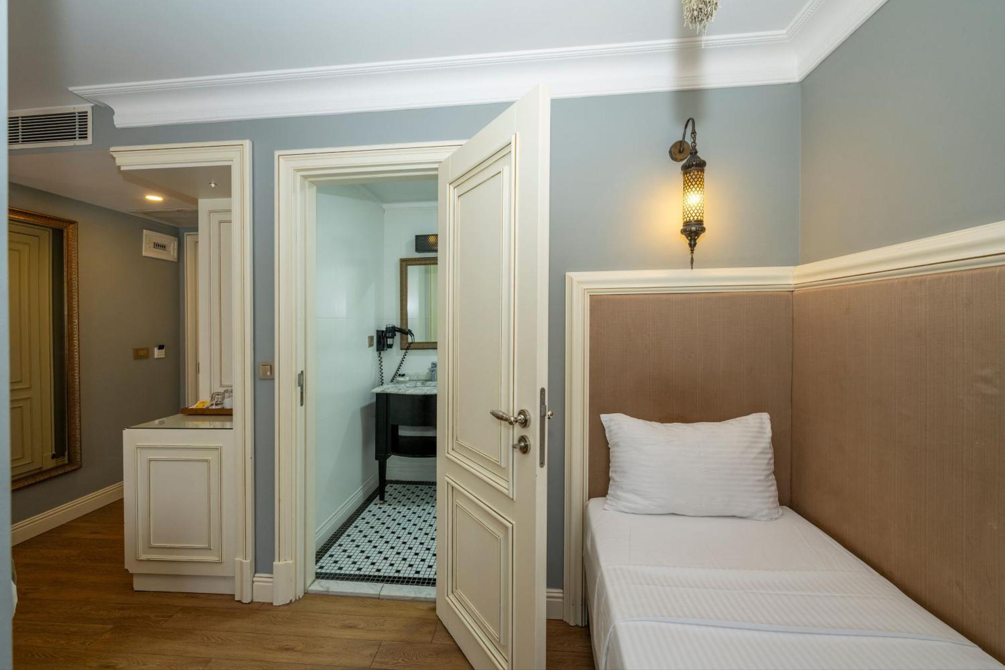 Raymond Blue 3* Istanbul