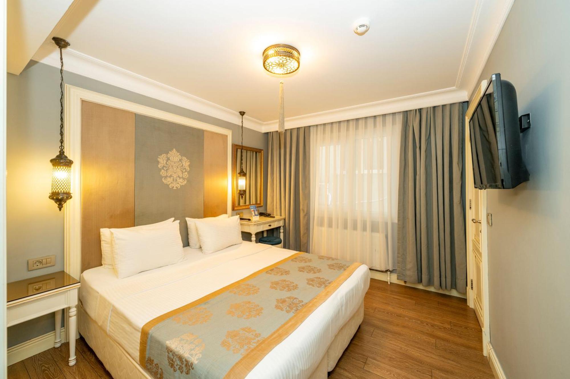 Hotel Raymond Blue 3*