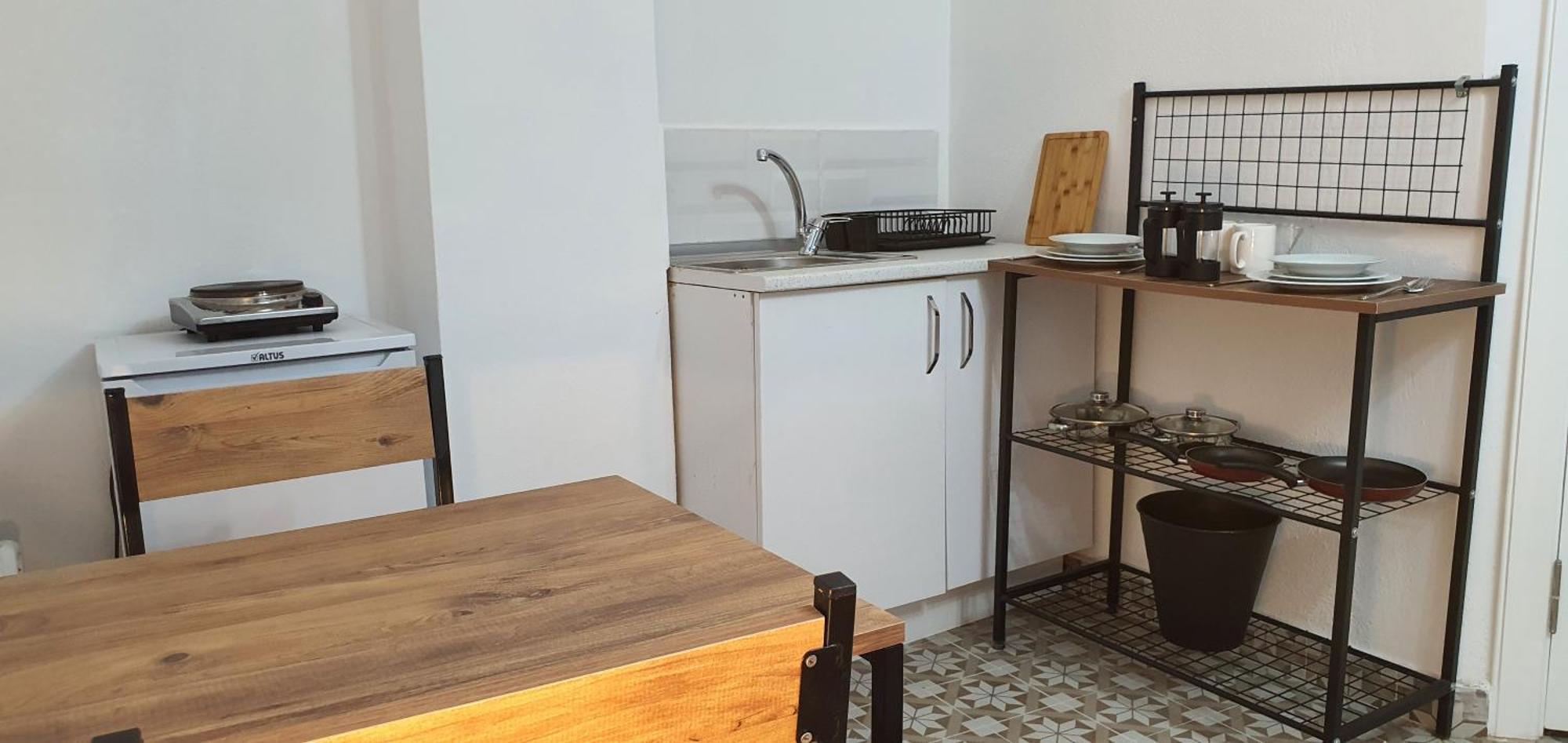 Modern - Affordable - Spacious At Center Apartment *
