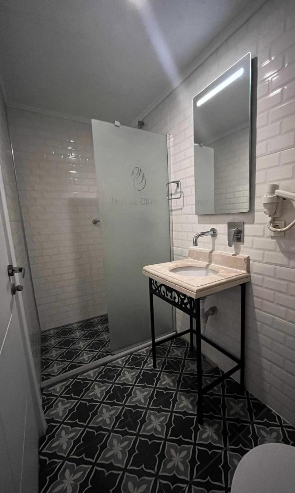 Otel Cigno 3*