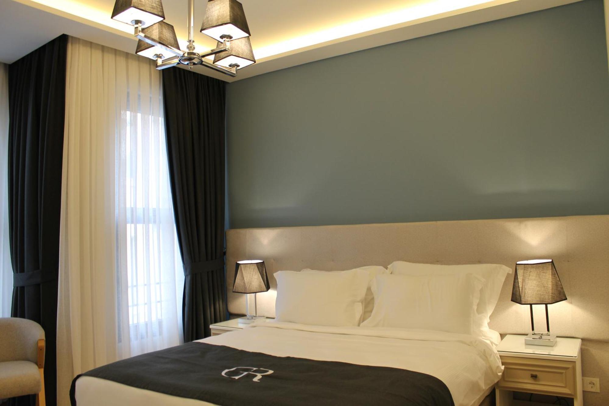 Garlon Hotel