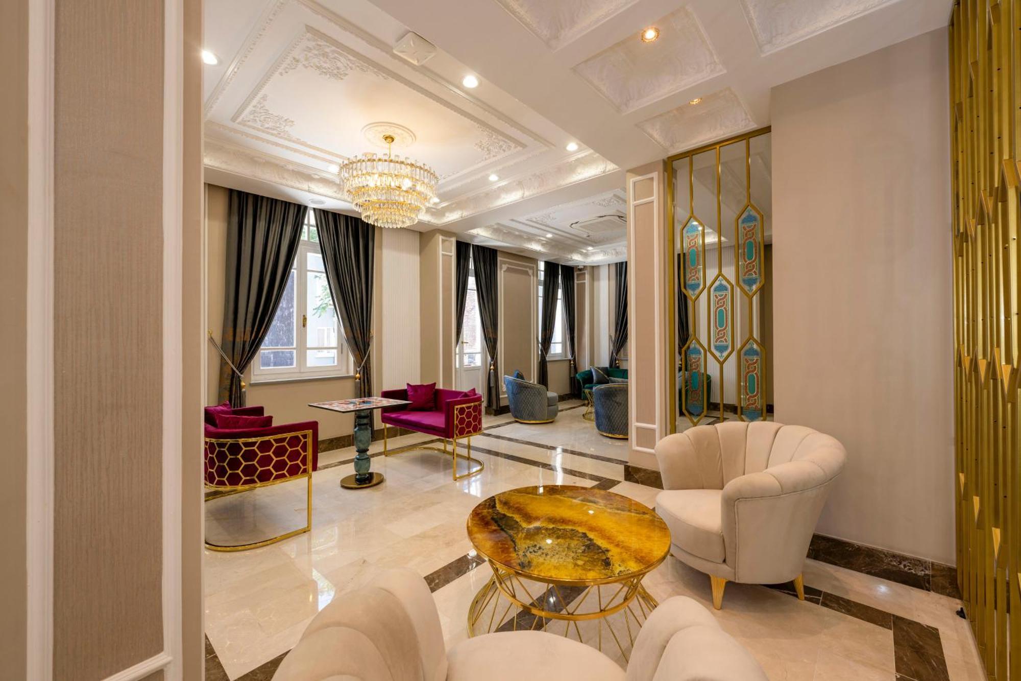 Moonlight Elegance Boutique Hotel