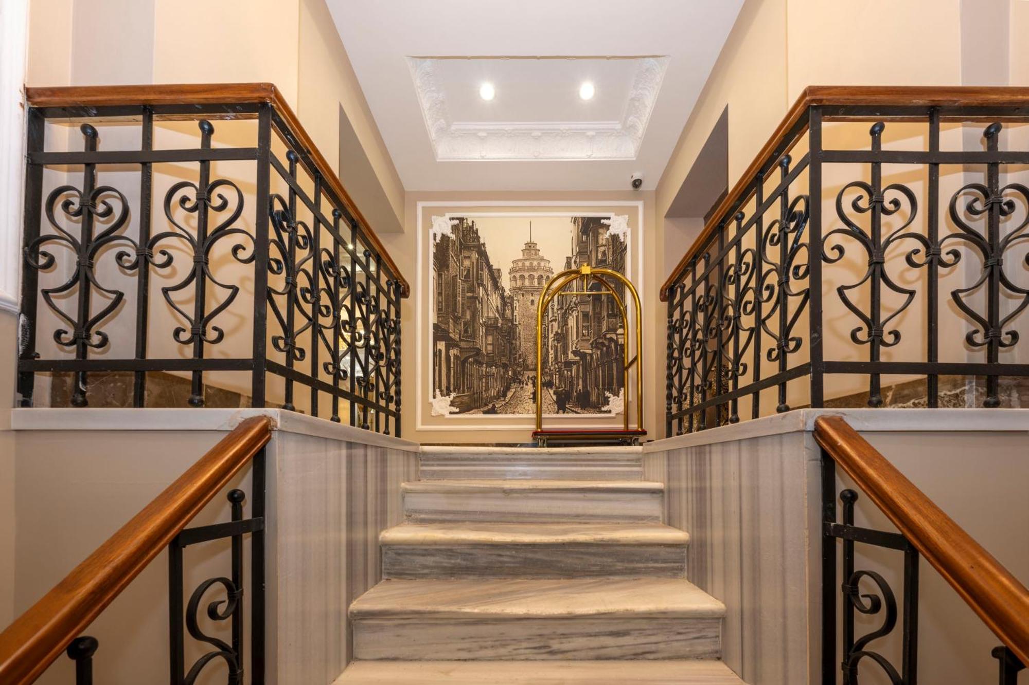 Hotel Moonlight Elegance Boutique 4*