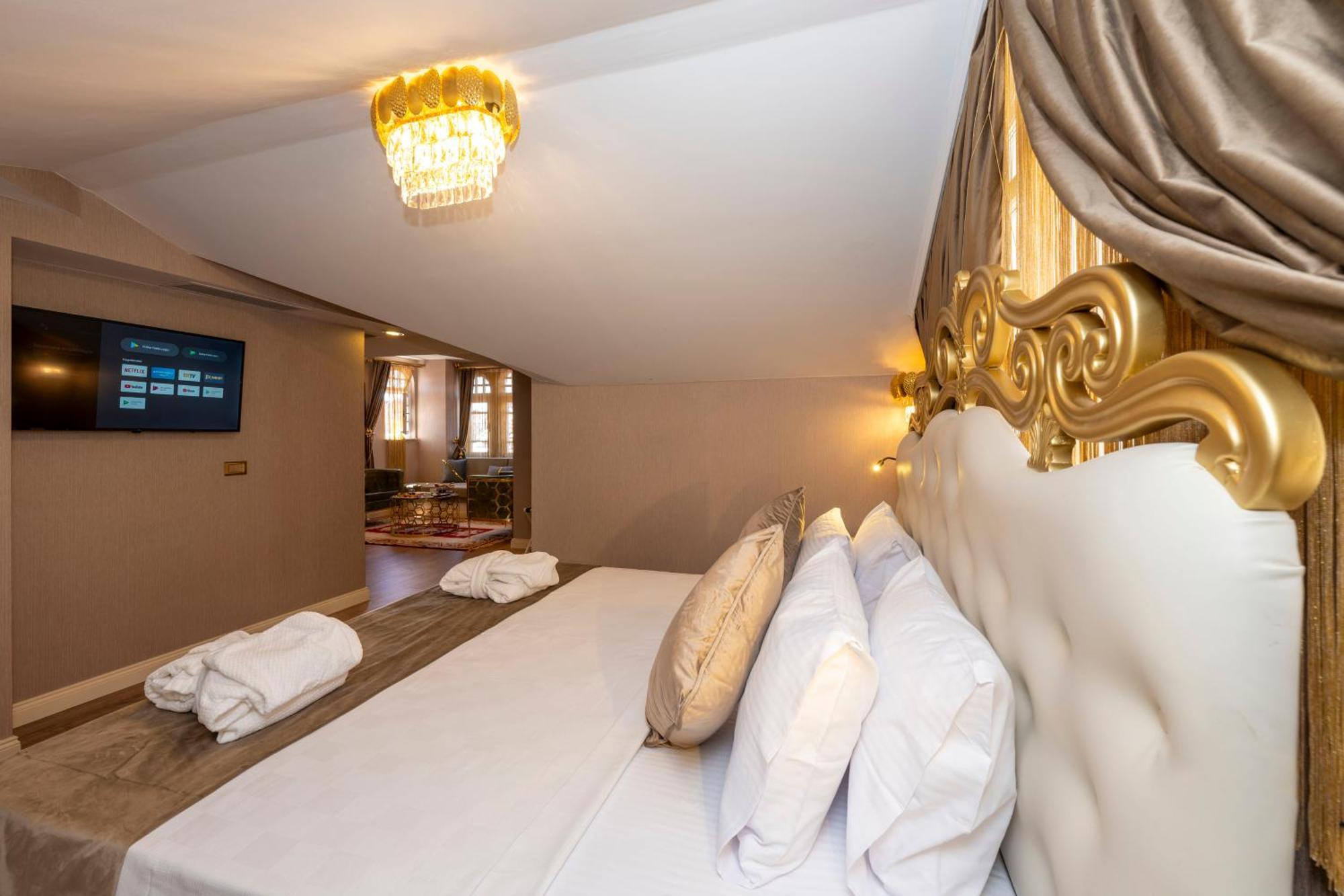 Moonlight Elegance Boutique Hotel