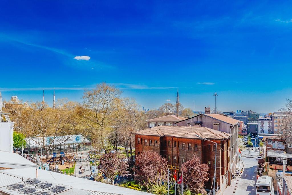 Ali Khan Hotel