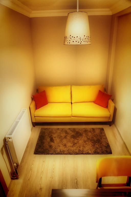 The Corner Palace 2*