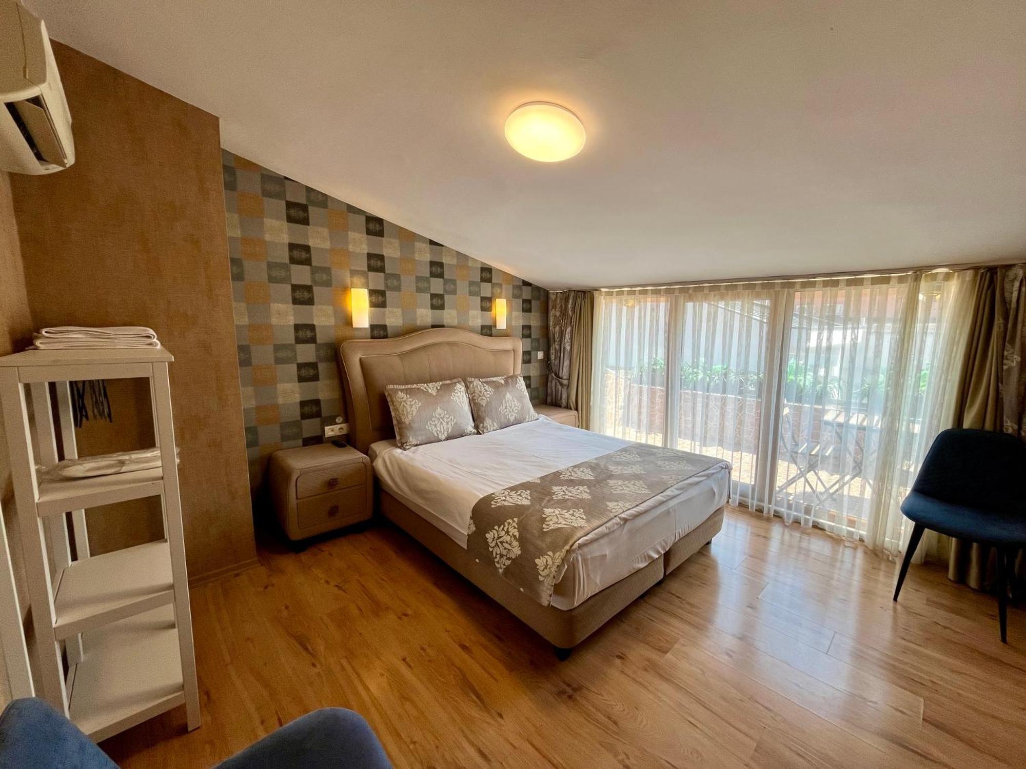 Meydan Hotel 2*