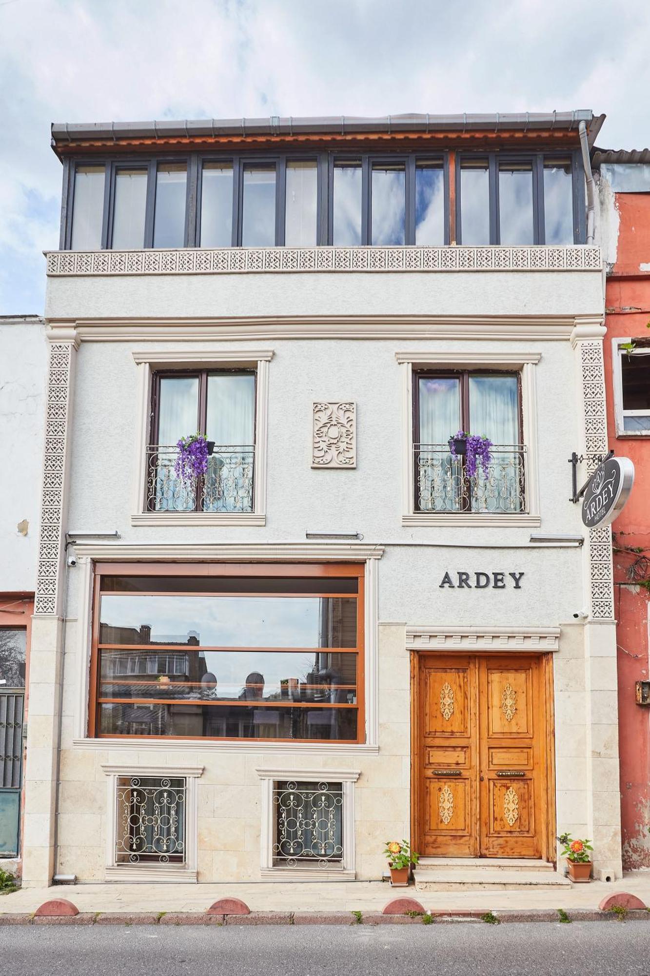 Ardey Hotel 2*