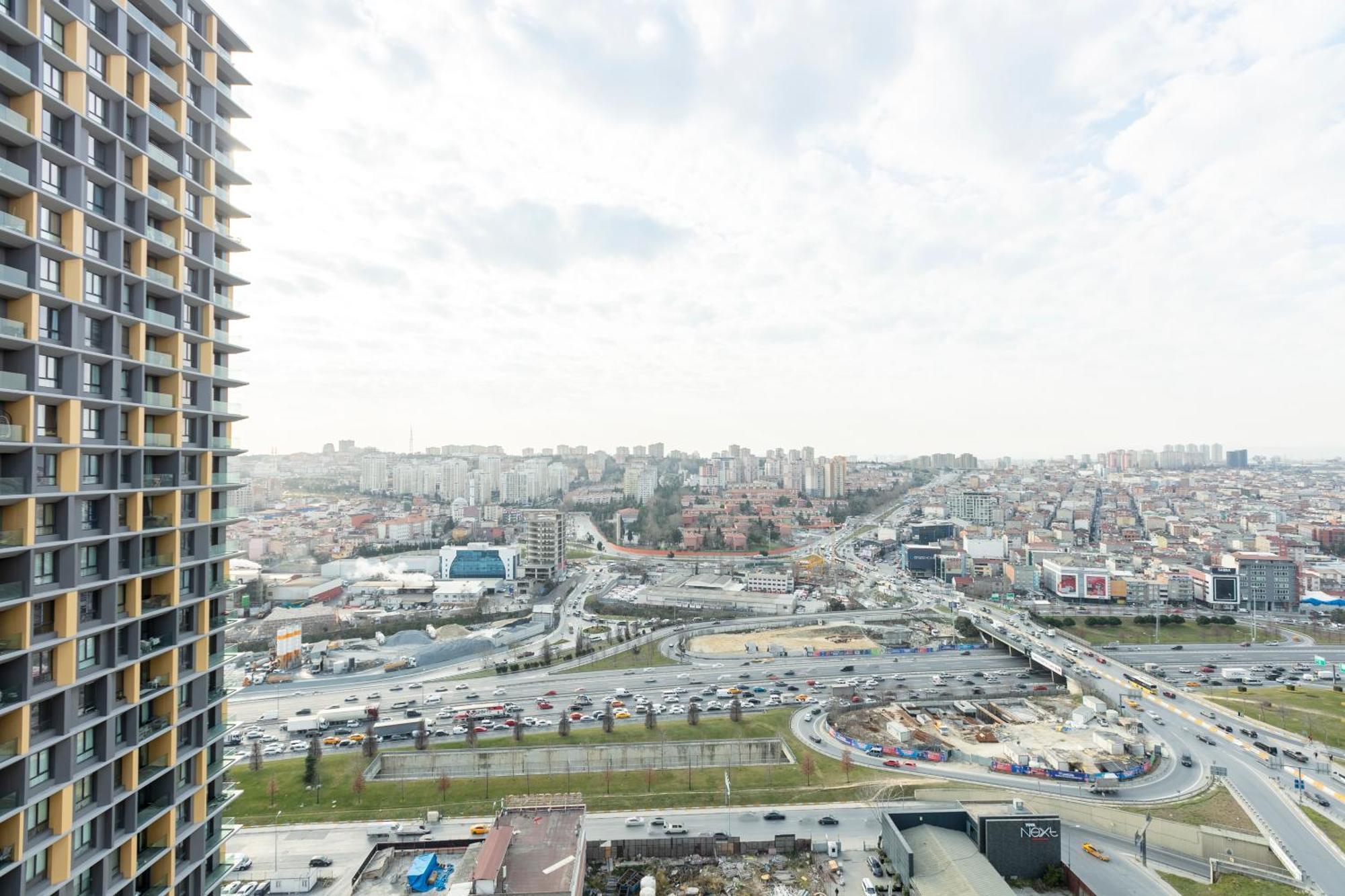 Apartment Lux Next To Outlet In High Floor 26 *