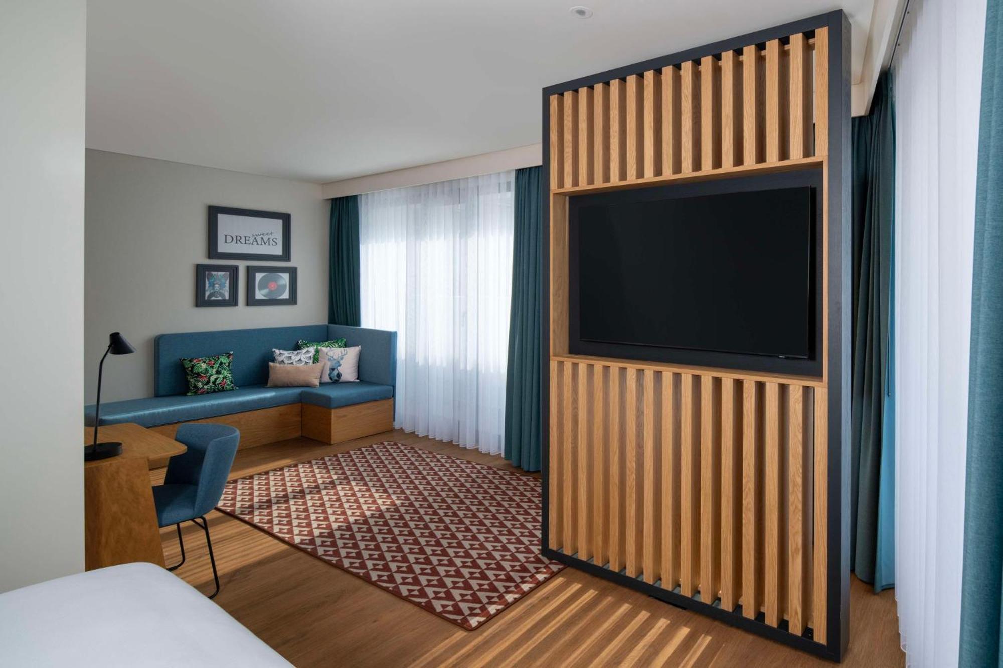 Hotel Hampton By Hilton Sirkeci 3*