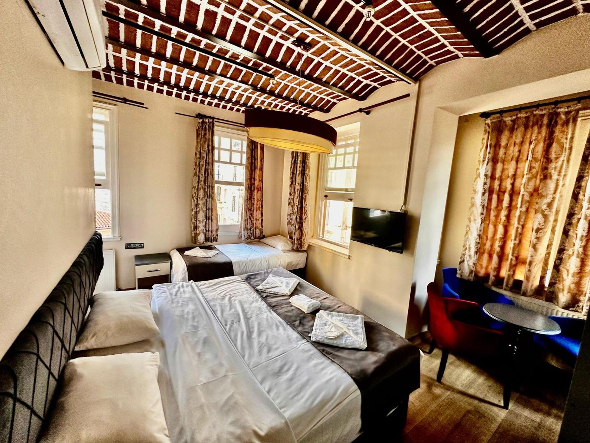 Taksim Palace * Istambul