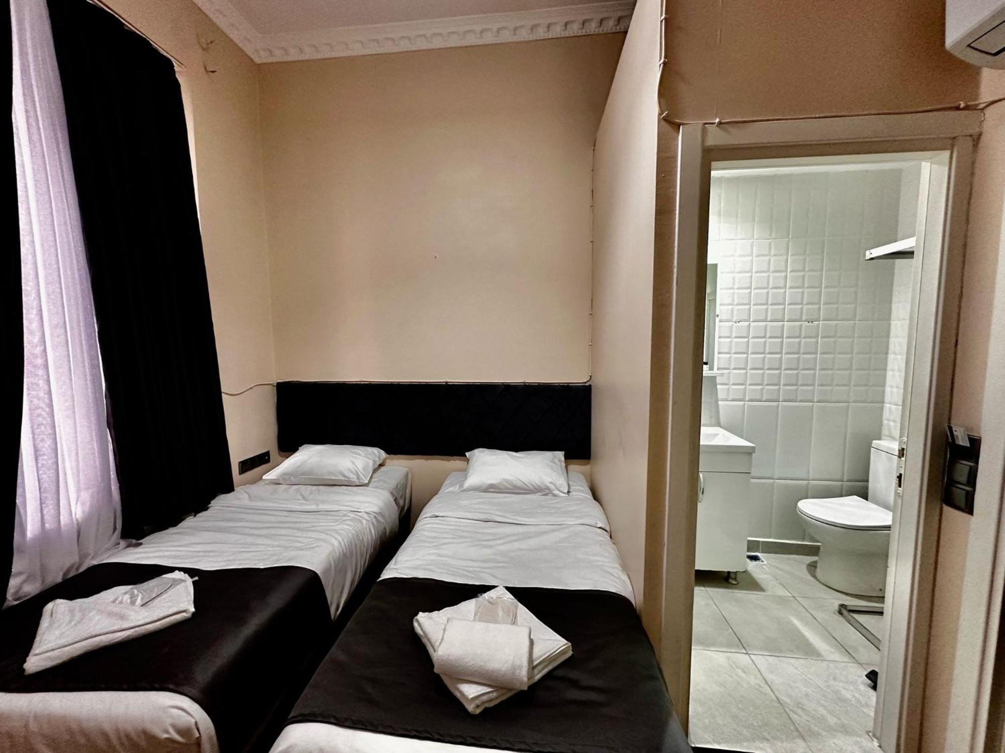 Hotel Taksim Palace