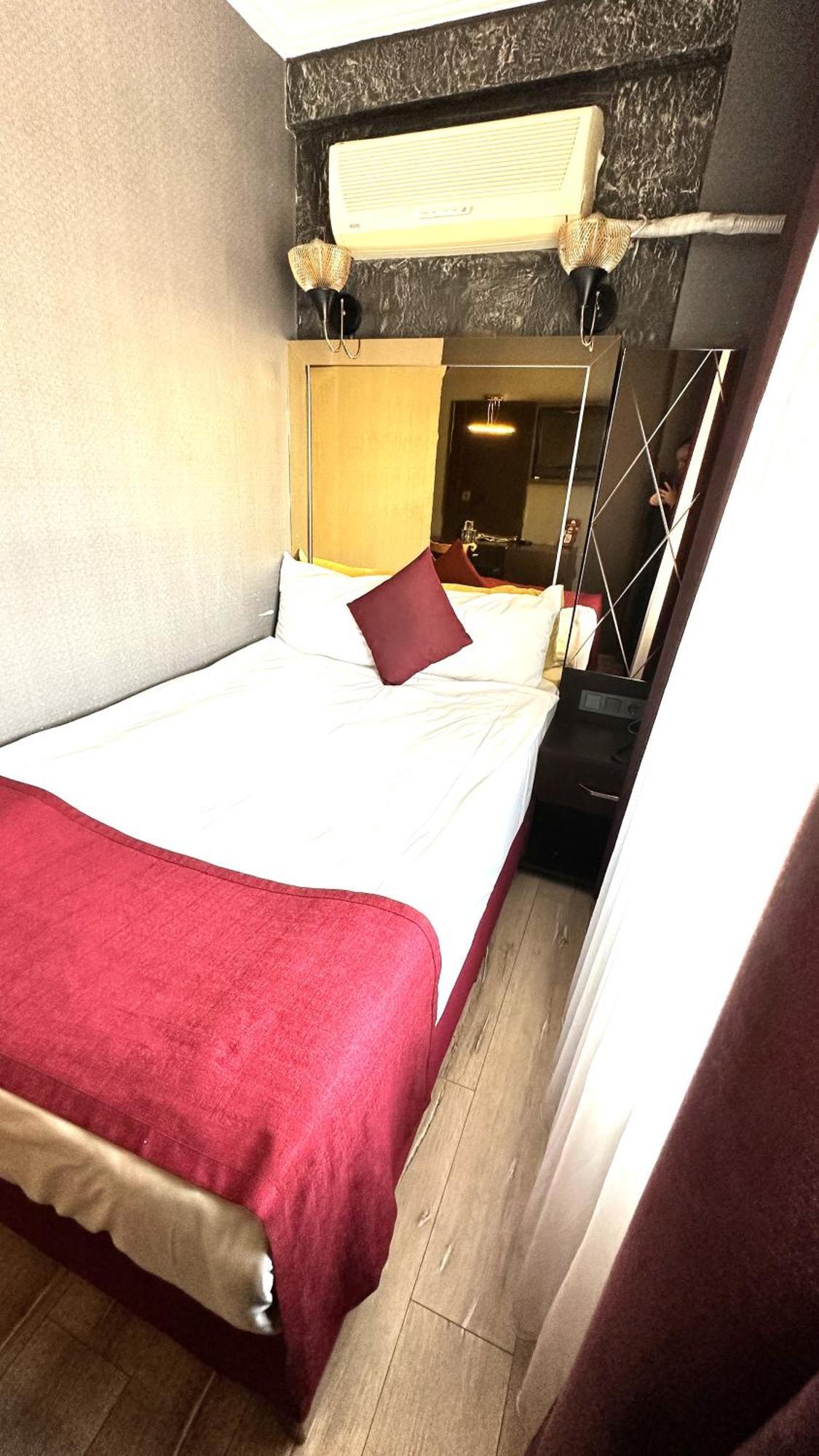 Atesde Dustu Salvara 3*