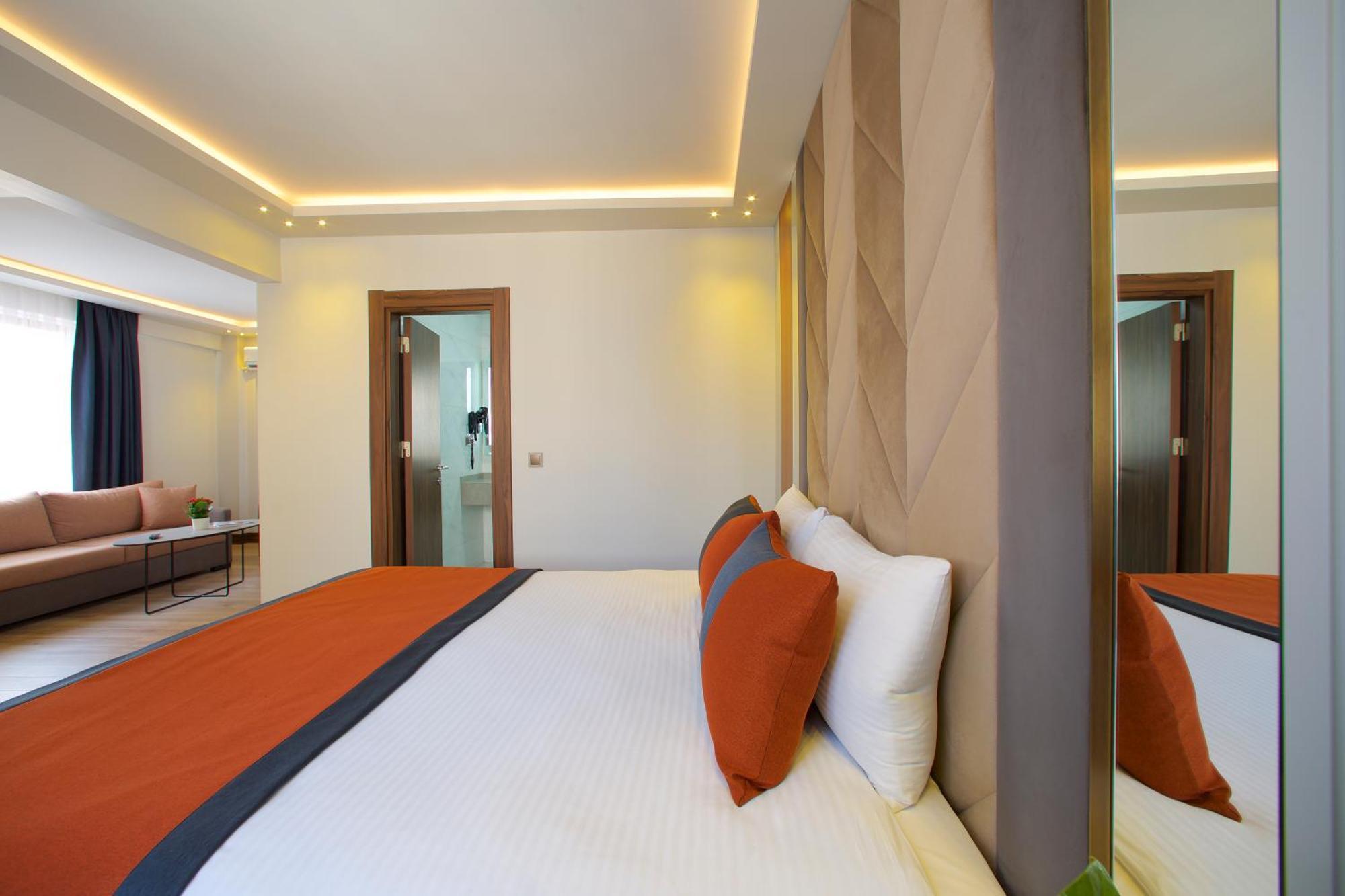 Eyfel Hotel 3*